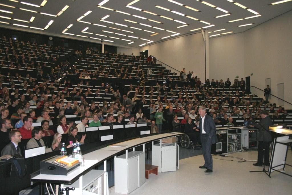 Stuttgart Üniversitesi - 1